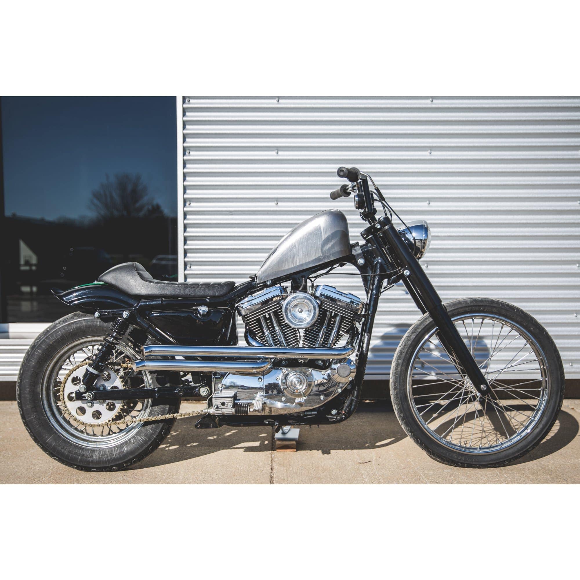 EFI Fuel Injected Motorcycle Gas Tank Frisco Mount Shallow Tunnel 2.5 Gal  Sportster Bobber Style Harley Davidson Nightster Iron Low Forty Eight  SuperLow Chopper Custom XL 883 1200 XL883 XL1200 07-2020 